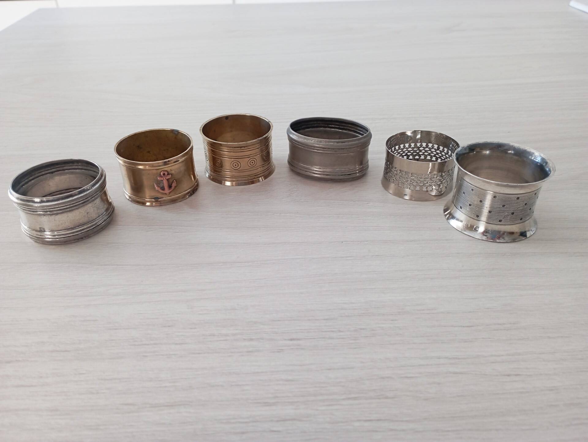 Set of 6 old napkin rings