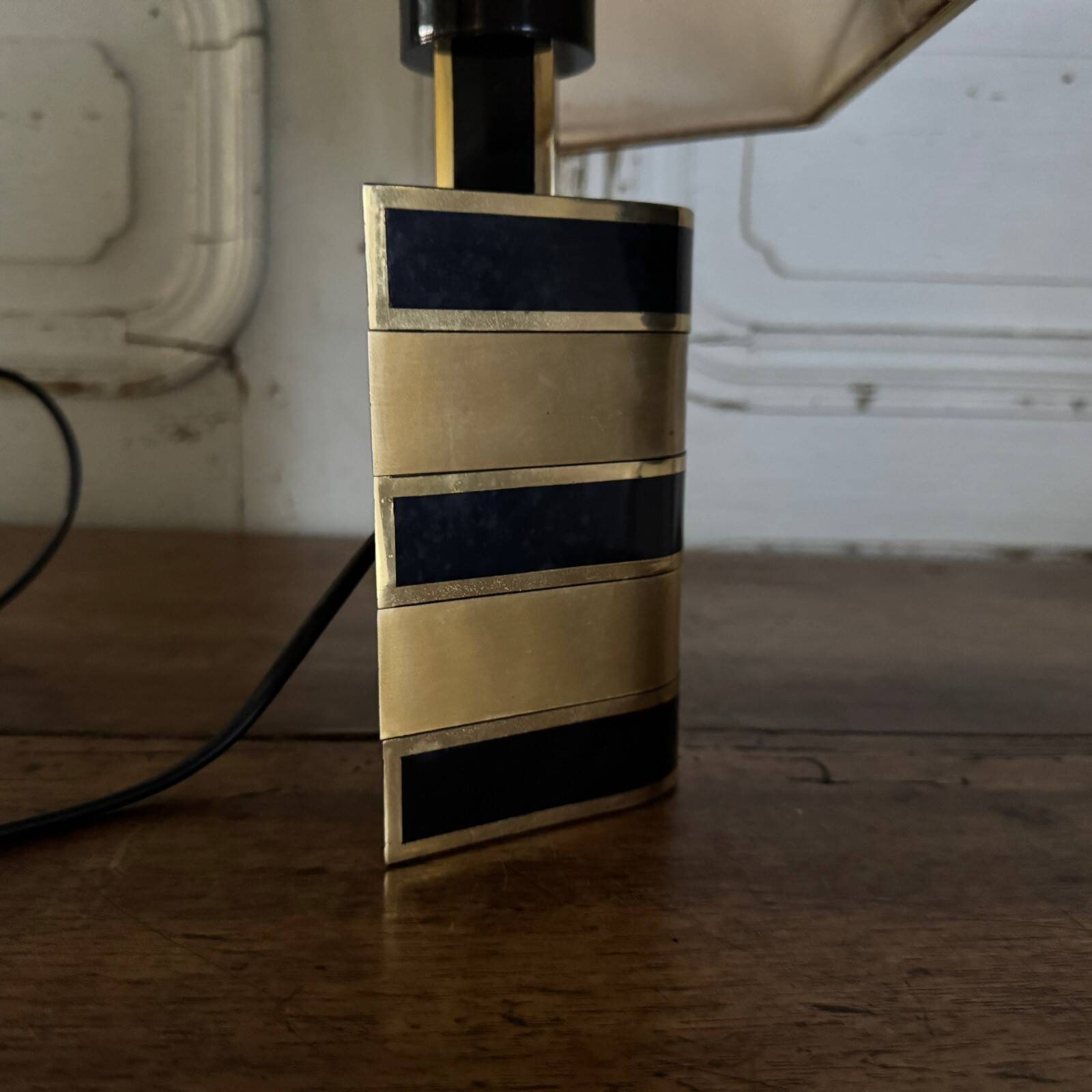 Lampe italienne Romeo Rega en laiton et laque XXe