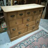 Pine chest of drawers with 13 drawers