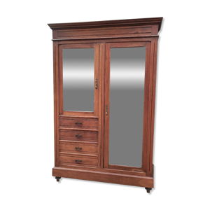 Armoire parisienne