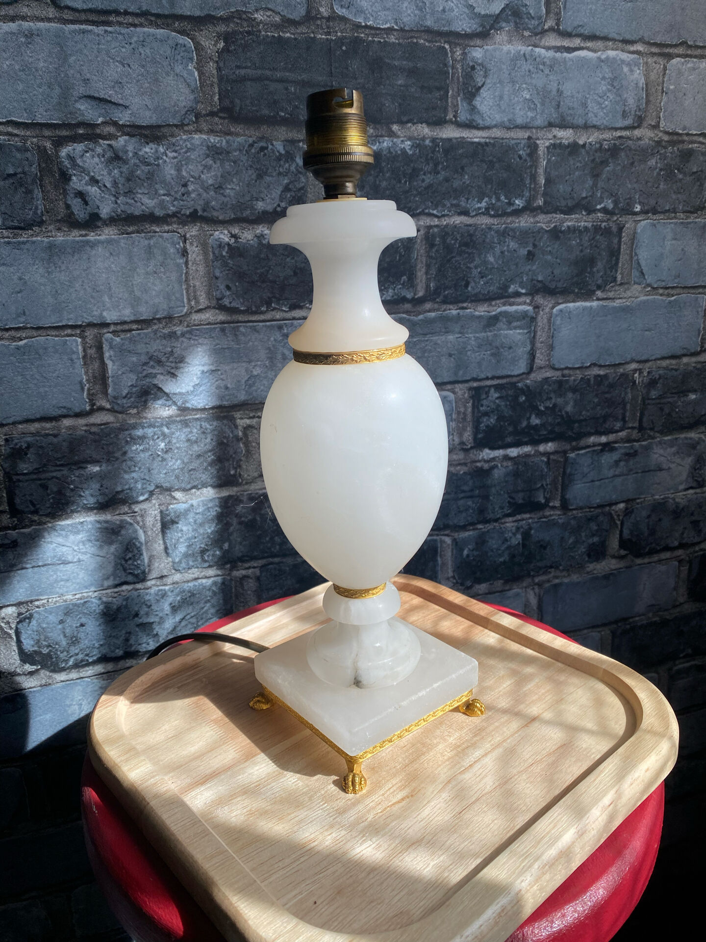 Pied de lampe en albâtre