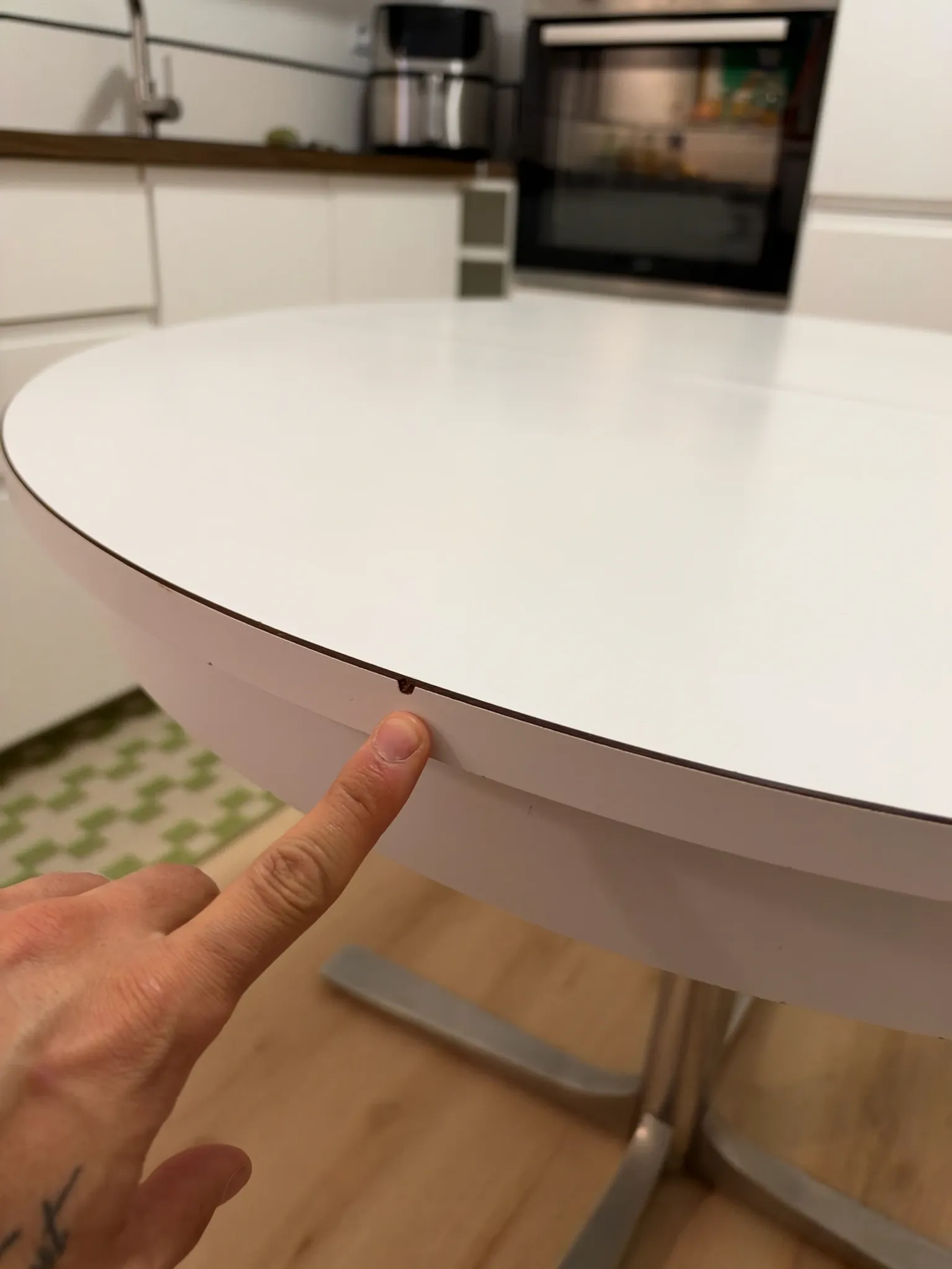 Round table Space Age Roche Bobois with integrated extensions system 1970.