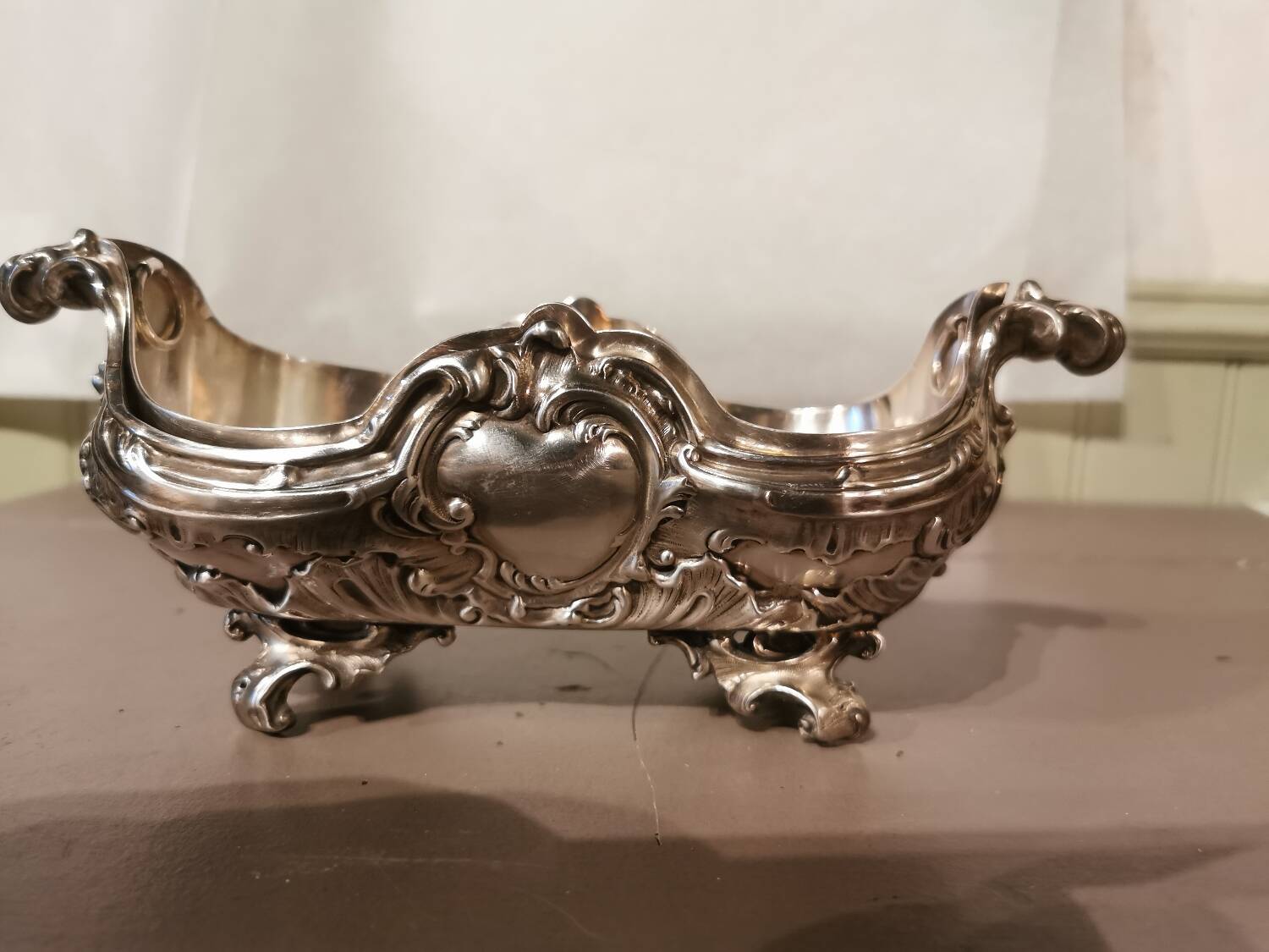 Centre de table en bronze argenté signé Martin