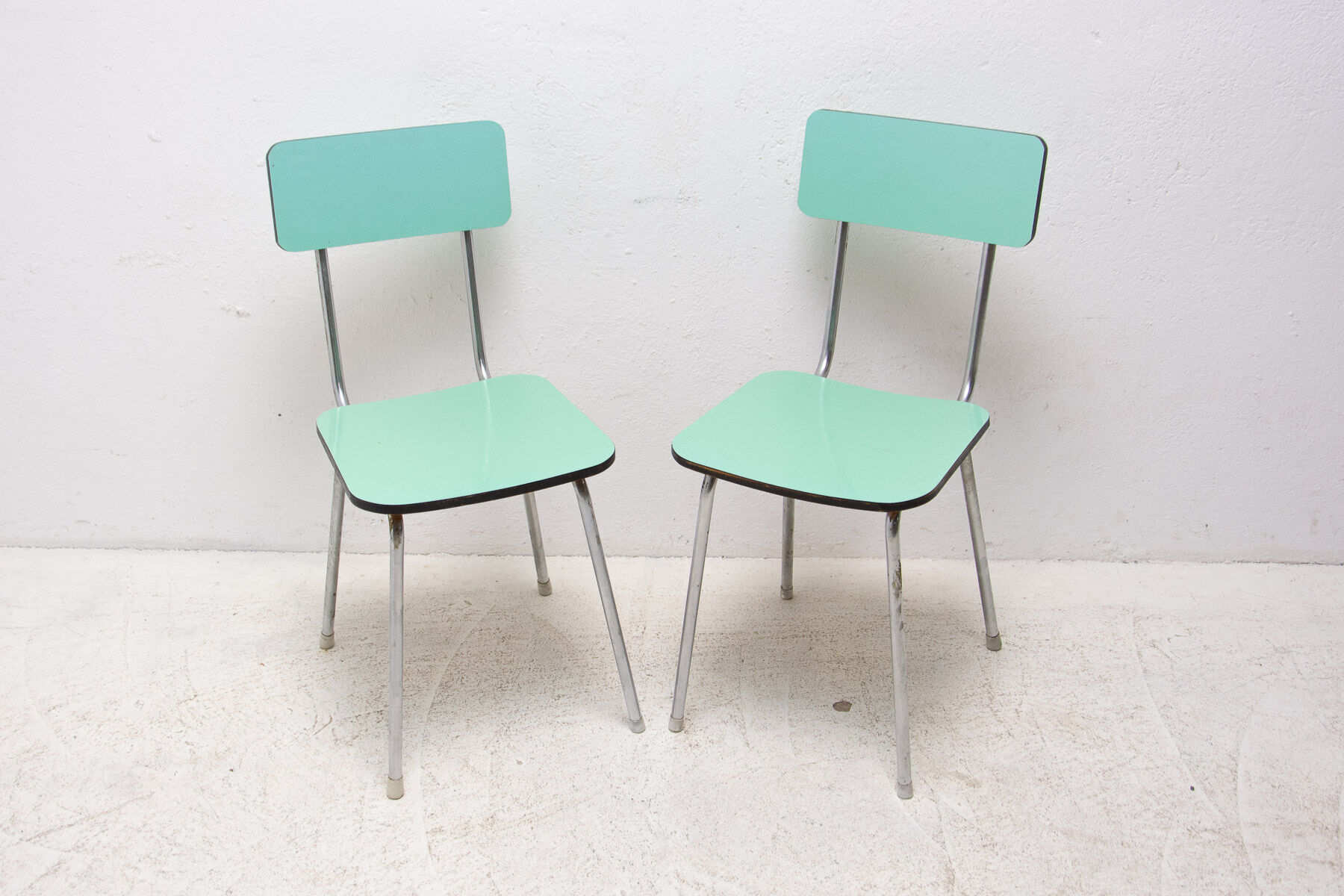 Paire de chaises café en formica de couleur tchécoslovaque, années 1960