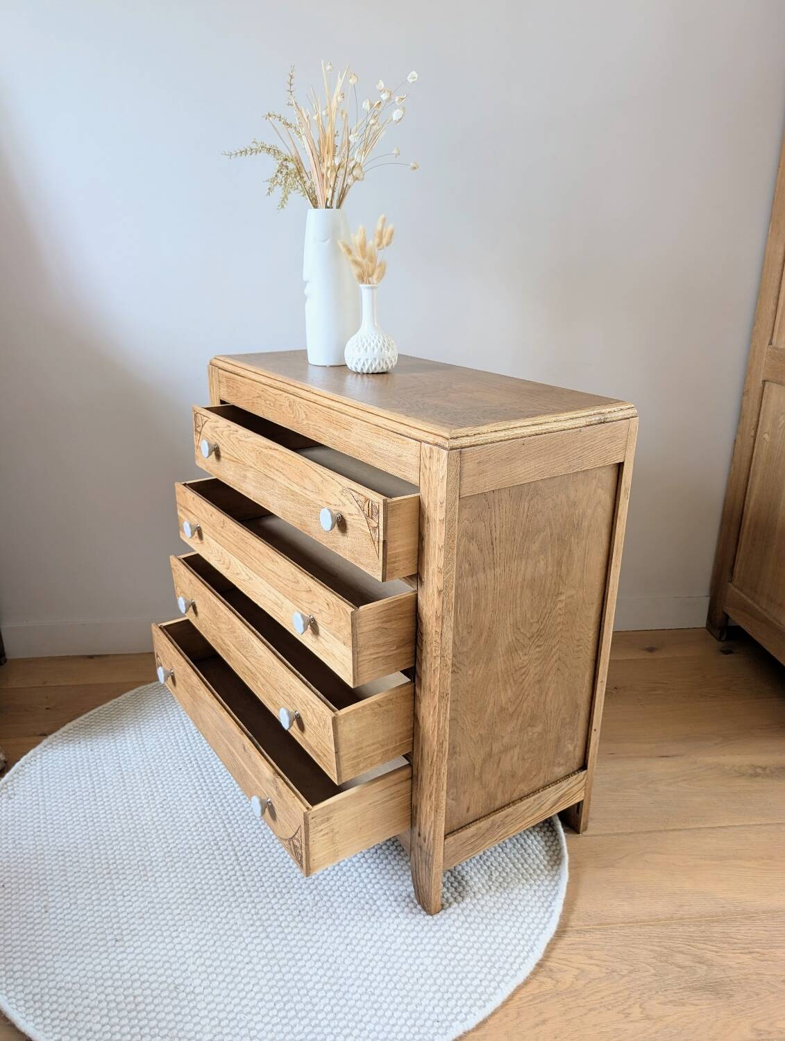 Art Deco chest of drawers in oak and porcelain