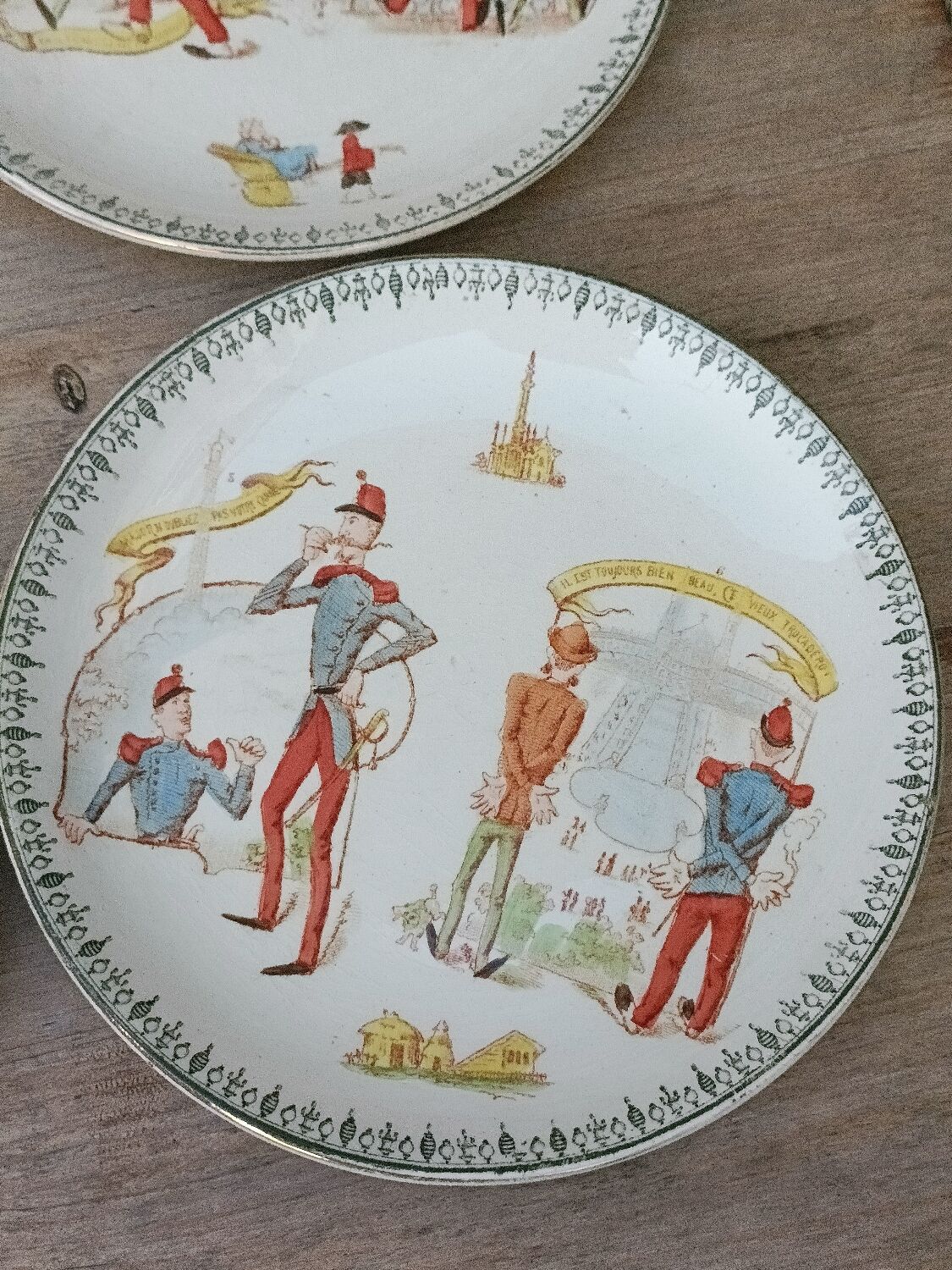 Talking dessert plates, Choisy-le-Roi
