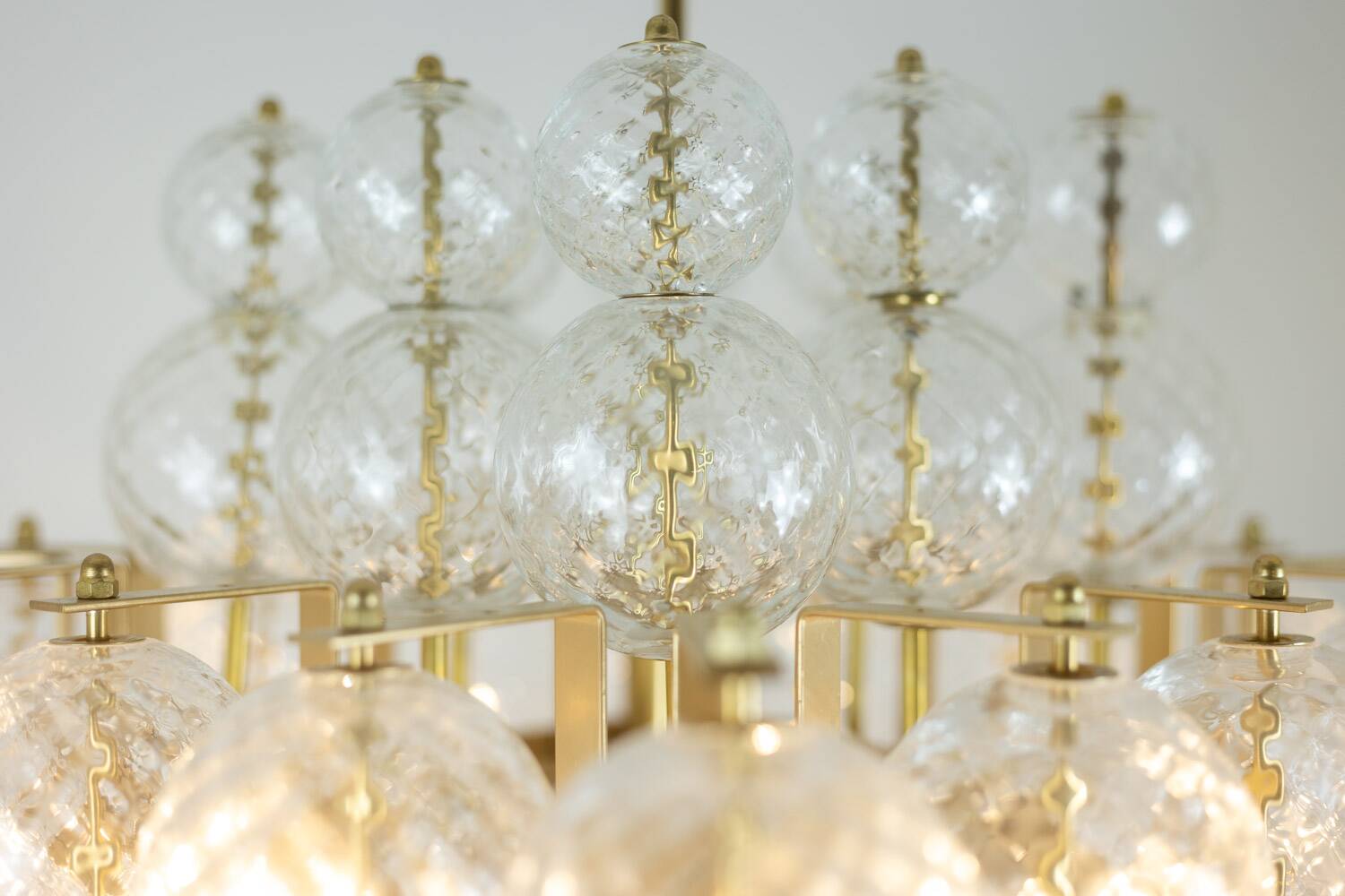 Chandelier in blown glass and gilded brass. 1970s. LS59391508H