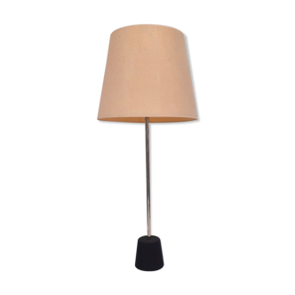 Lampe en acier avec pied en fonte, edition Arlus, circa 1960