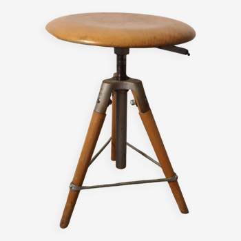 Industrial stool girsberger