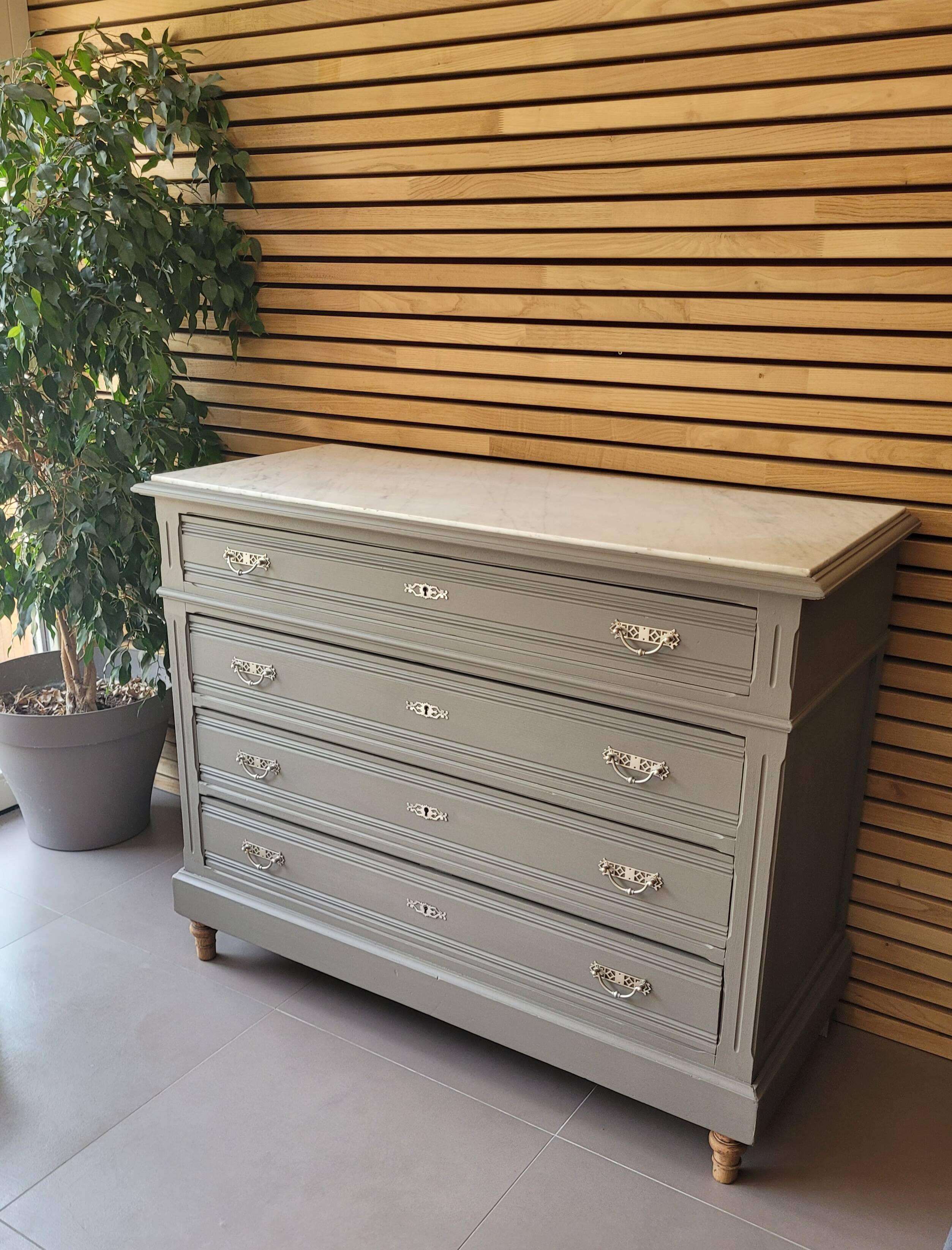 Large vintage chest of drawers