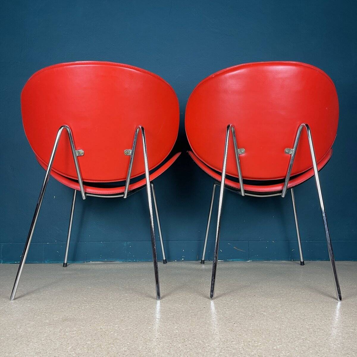 Set of red lounge chairs, Italy, 1990s