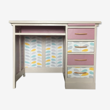 Vintage and girly desk