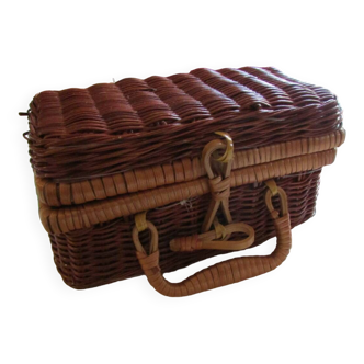 Mini rattan picnic basket and ceramic breakfast