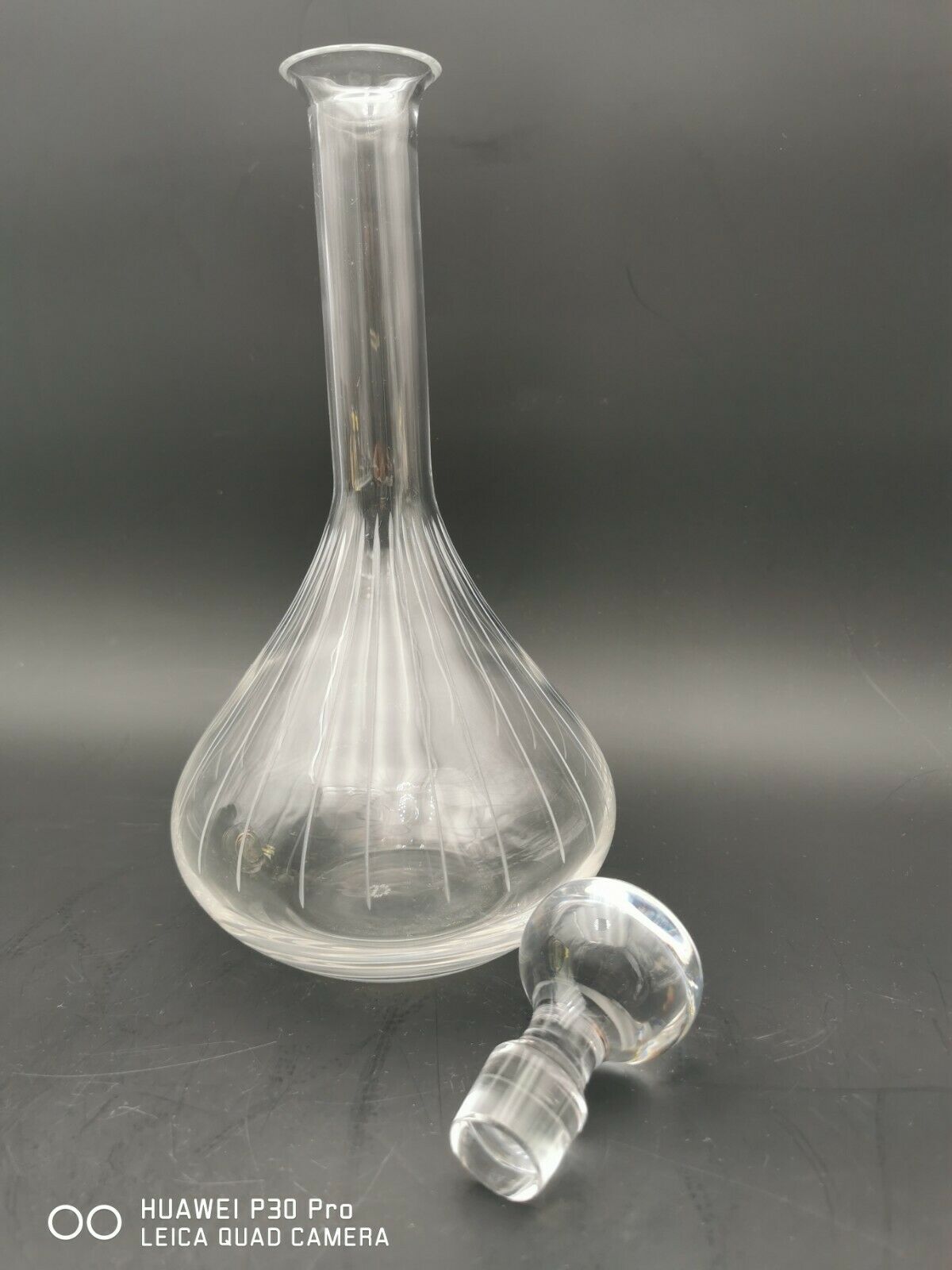 Vannes crystal-stamped carafe