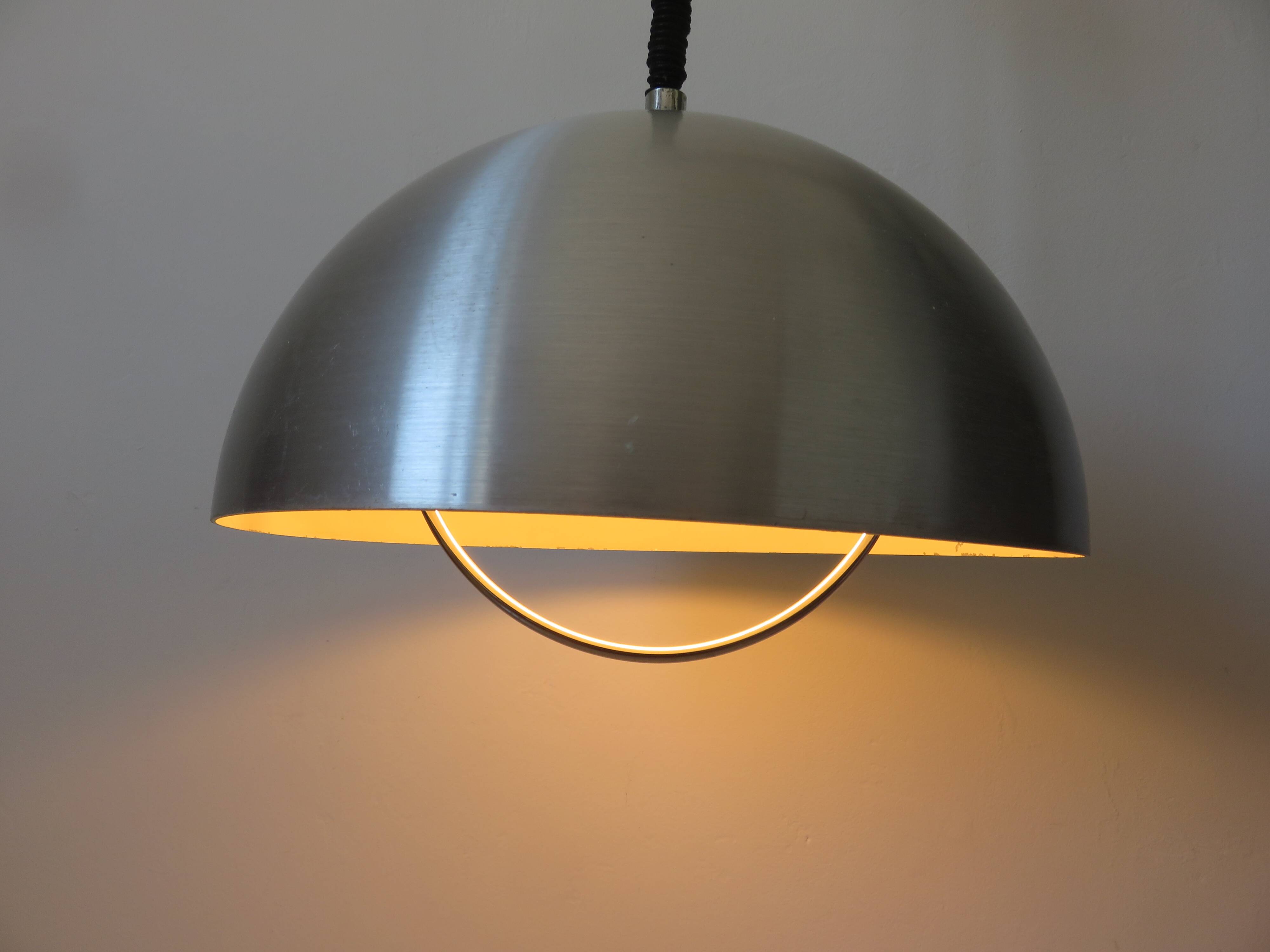 Suspension vintage monte et baisse en aluminium typique 1970