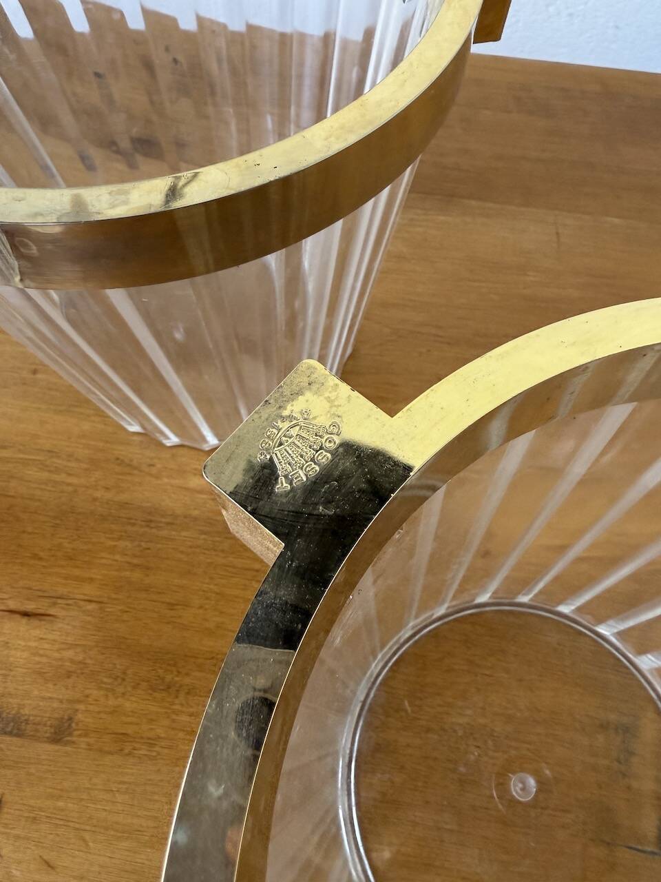 3 seaux à champagne en plexiglas transparent et doré, 1970