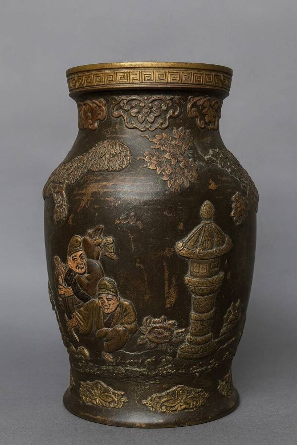 Vase japonais signé en terre cuite, période Meiji, Asie XIXème s.