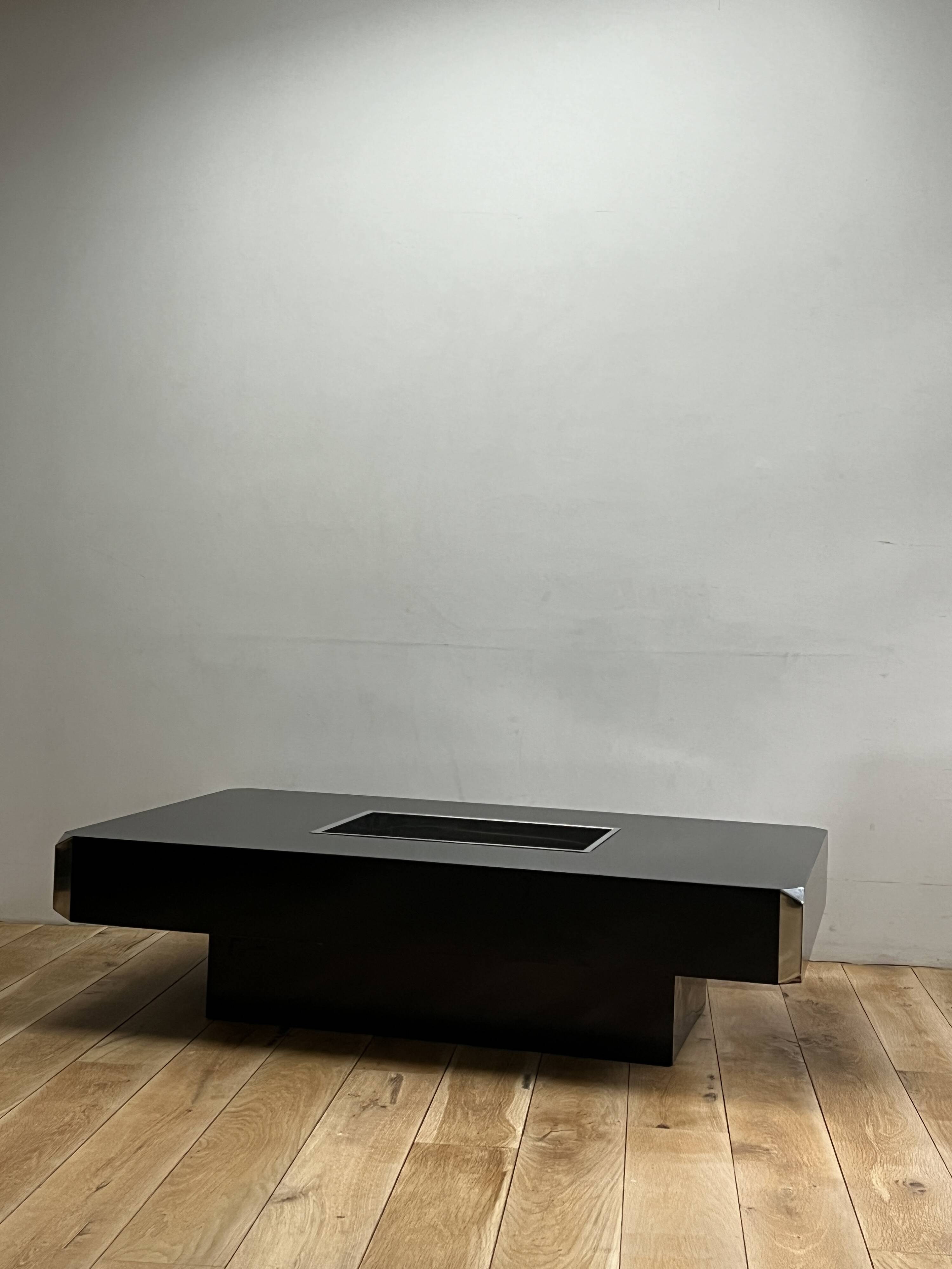 Alveo black coffee table by Willy Rizzo
