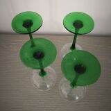 4 Verres à pieds avec motifs "la vigne"