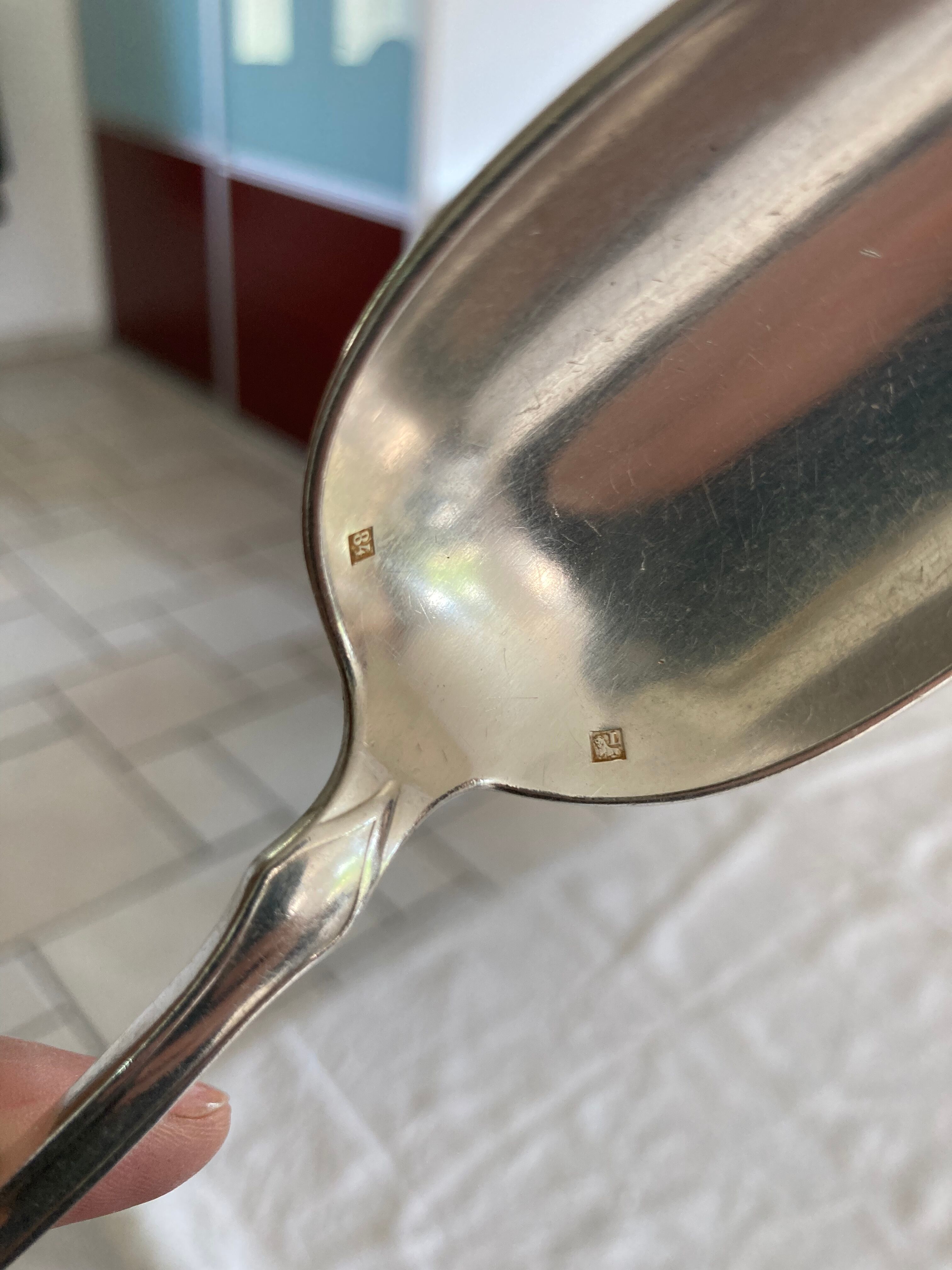 6 silver metal cutlery in their case