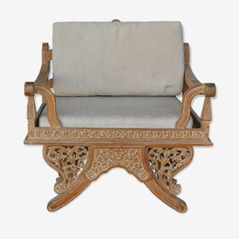 Chinese dignitary in patinated oak Chair