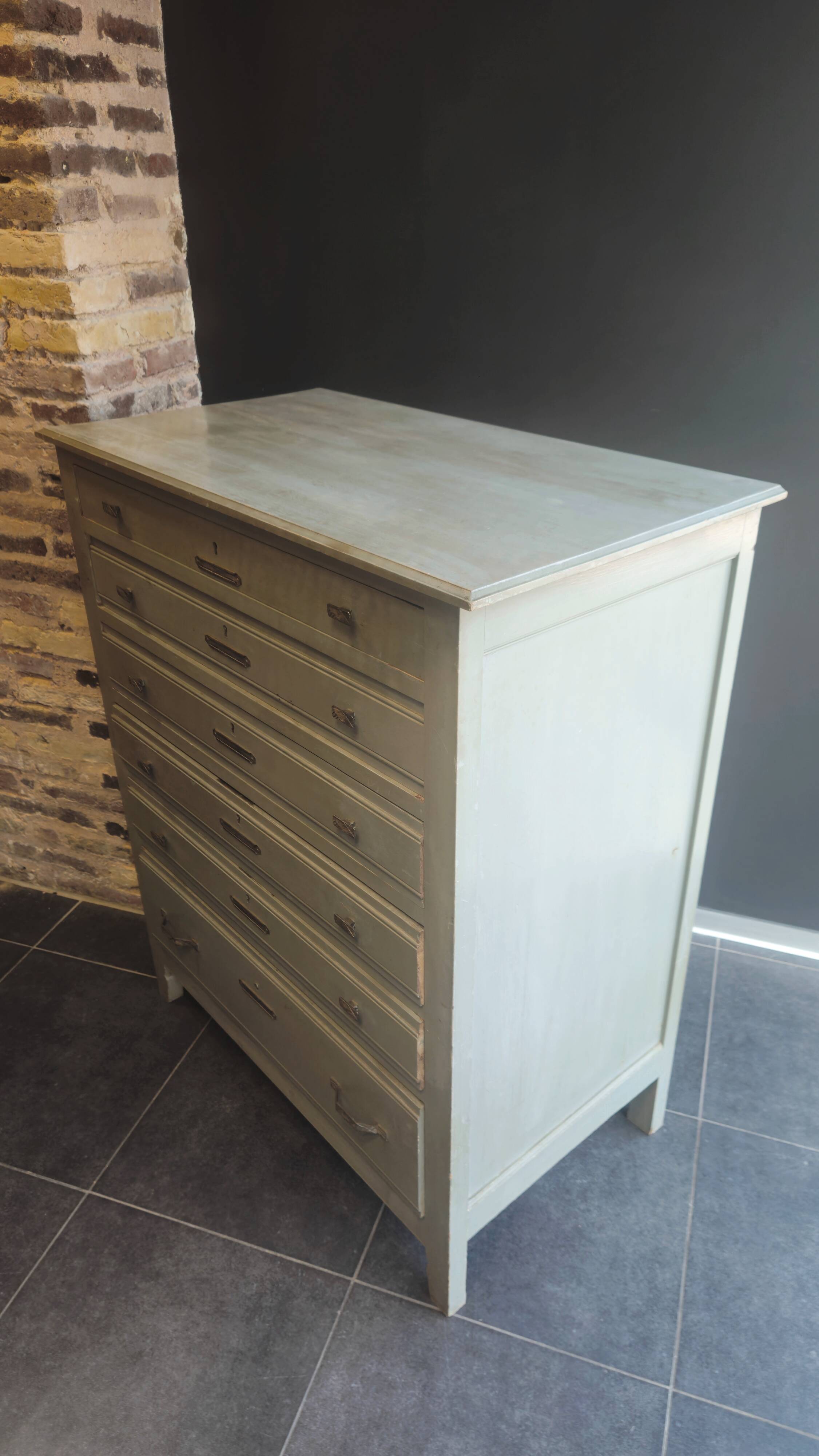 Victorian Chest of Drawers