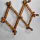 Portemanteau mural extensible en bois imitant le bambou, sept patères