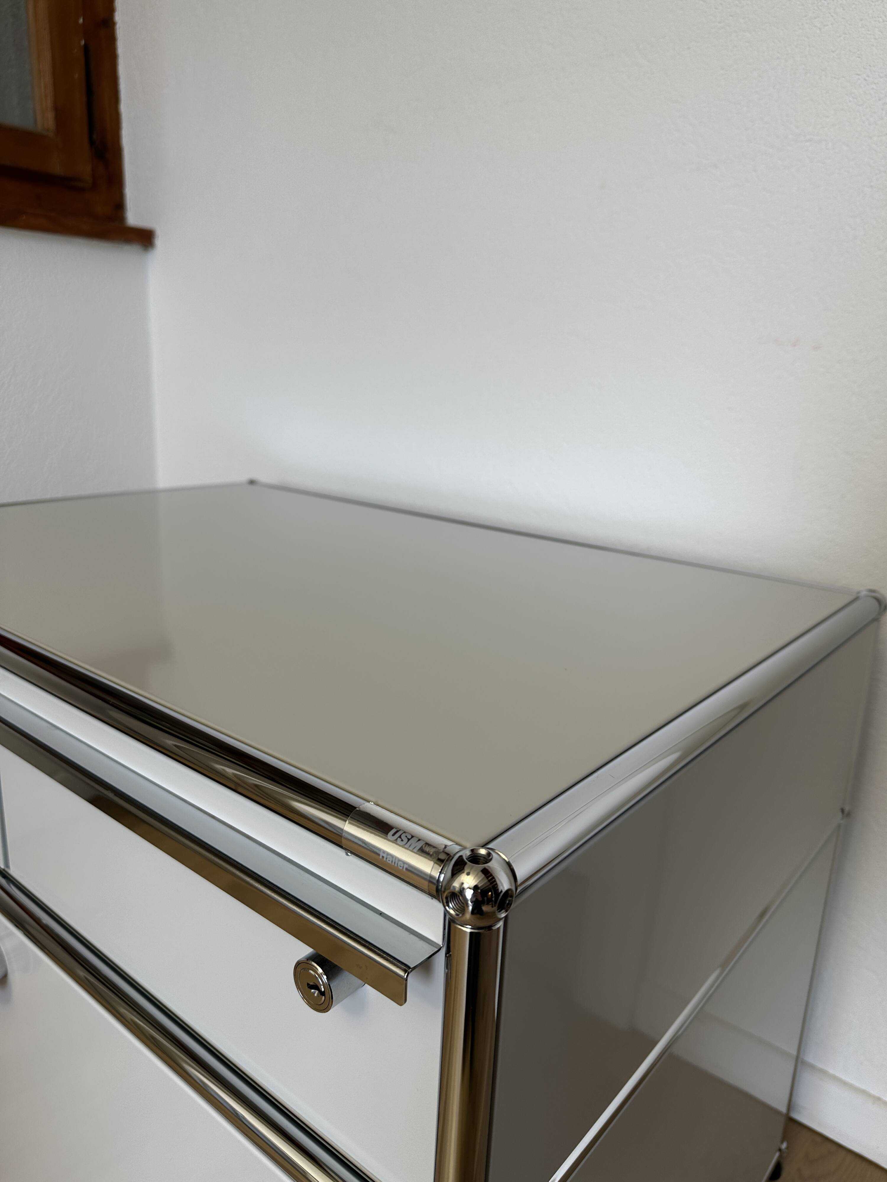 USM Haller Commode in Light Grey