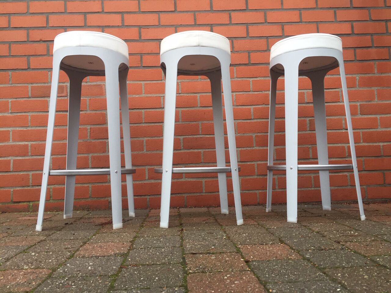 Leonardo Rossano metal and leather stool for Lapalma, Italy