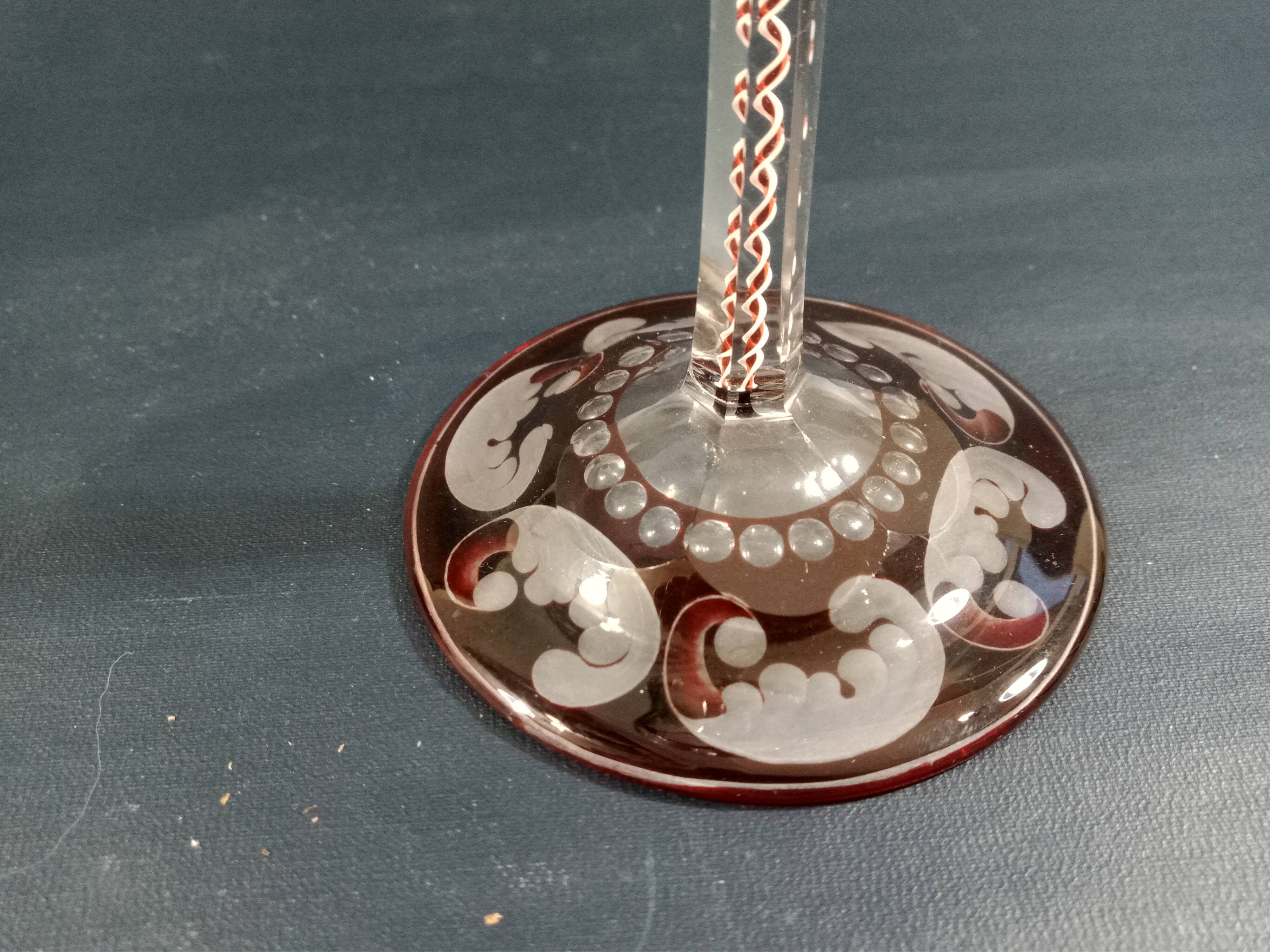Double-layer crystal glass with knights engraved decoration