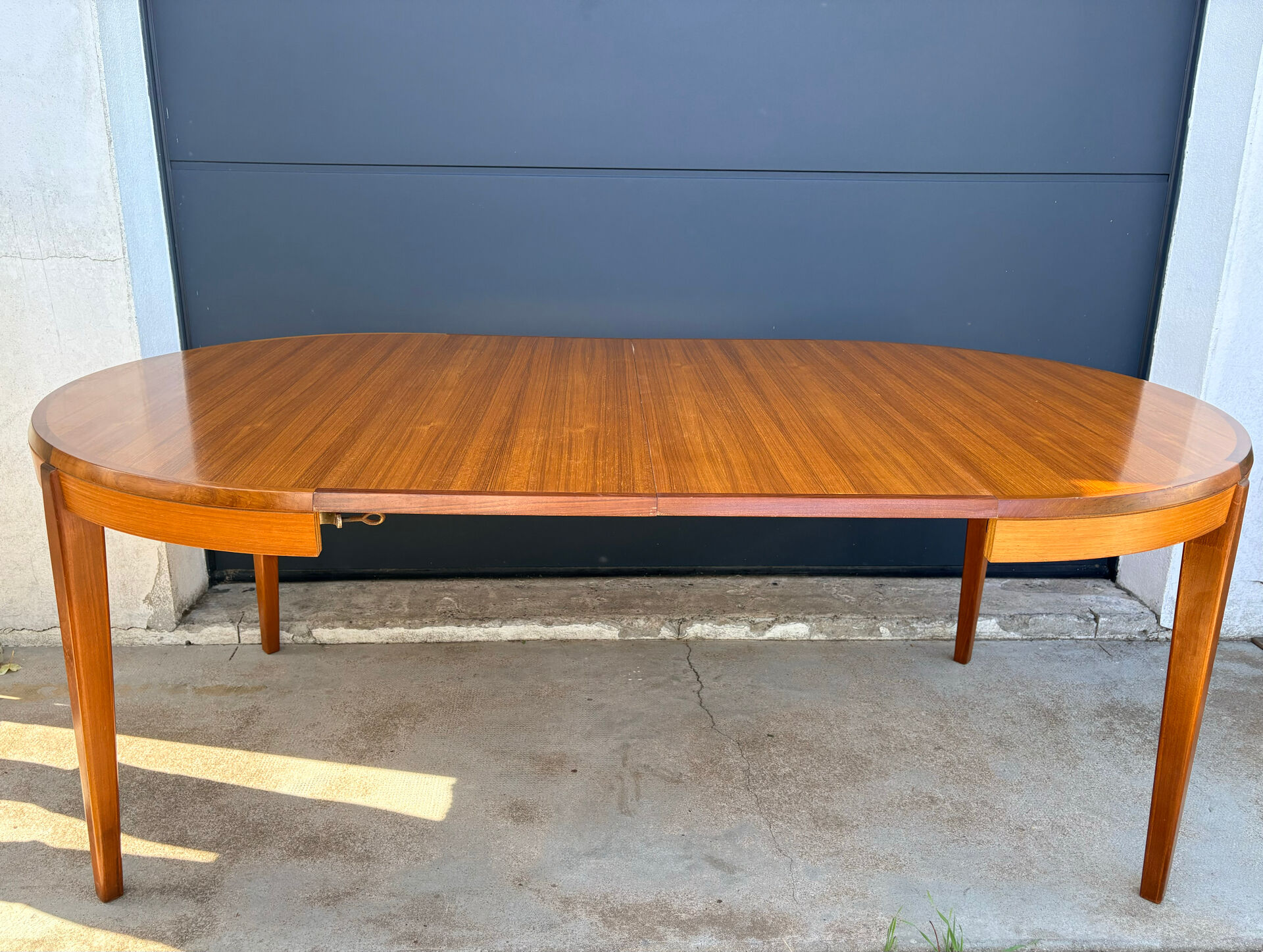 Vintage teak round table Scandinavian style with 2 extensions 1960s/70s
