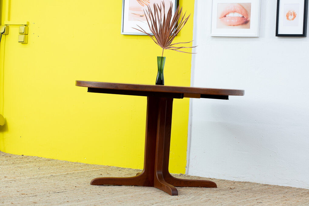 Scandinavian table 120 cm