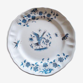 Decorative plate decorated "Birds of Moustiers" and small matching pot
