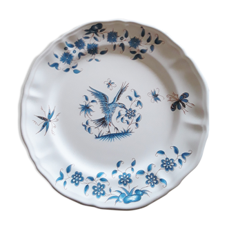 Decorative plate decorated "Birds of Moustiers" and small matching pot