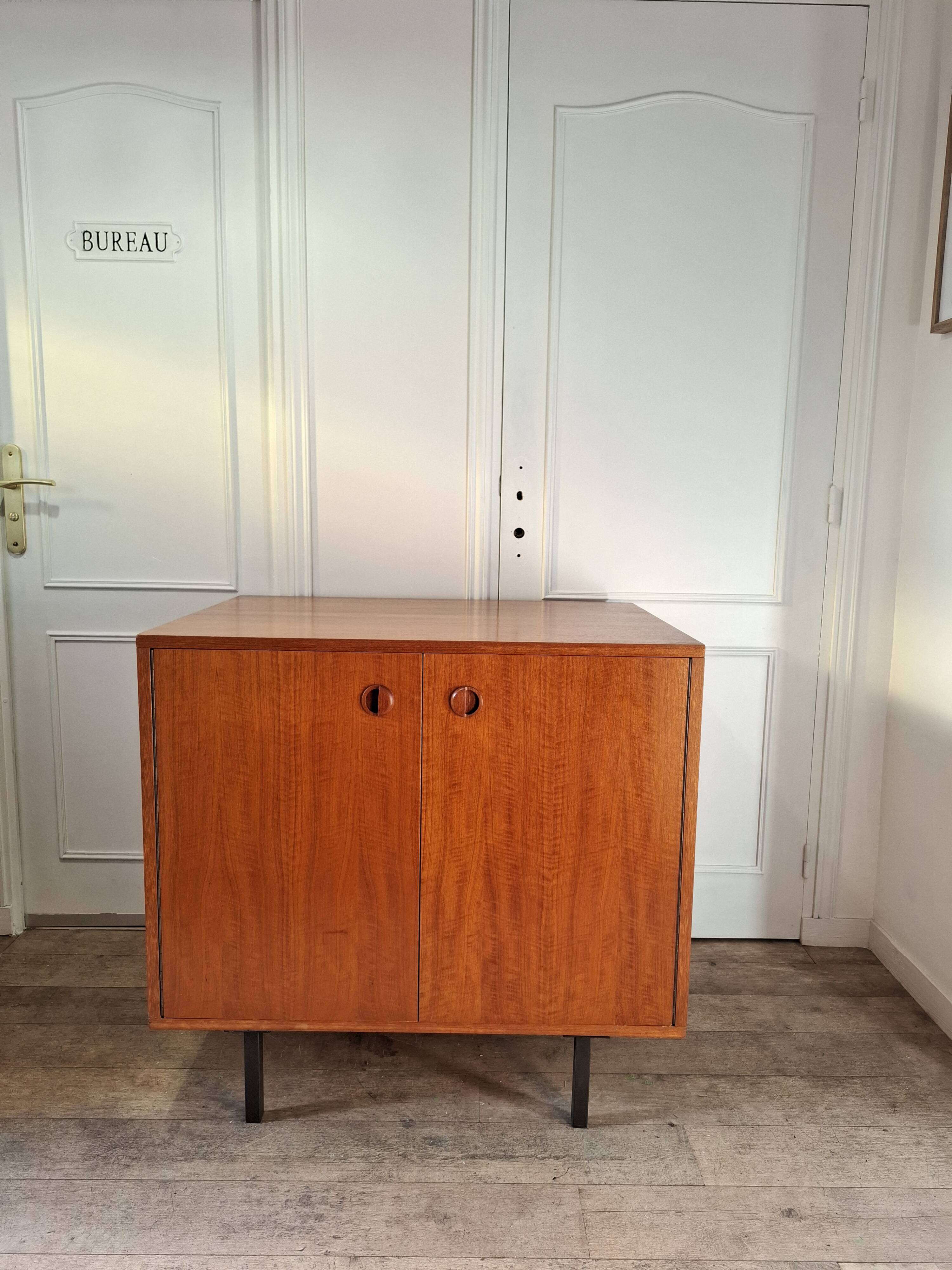 Buffet moderniste