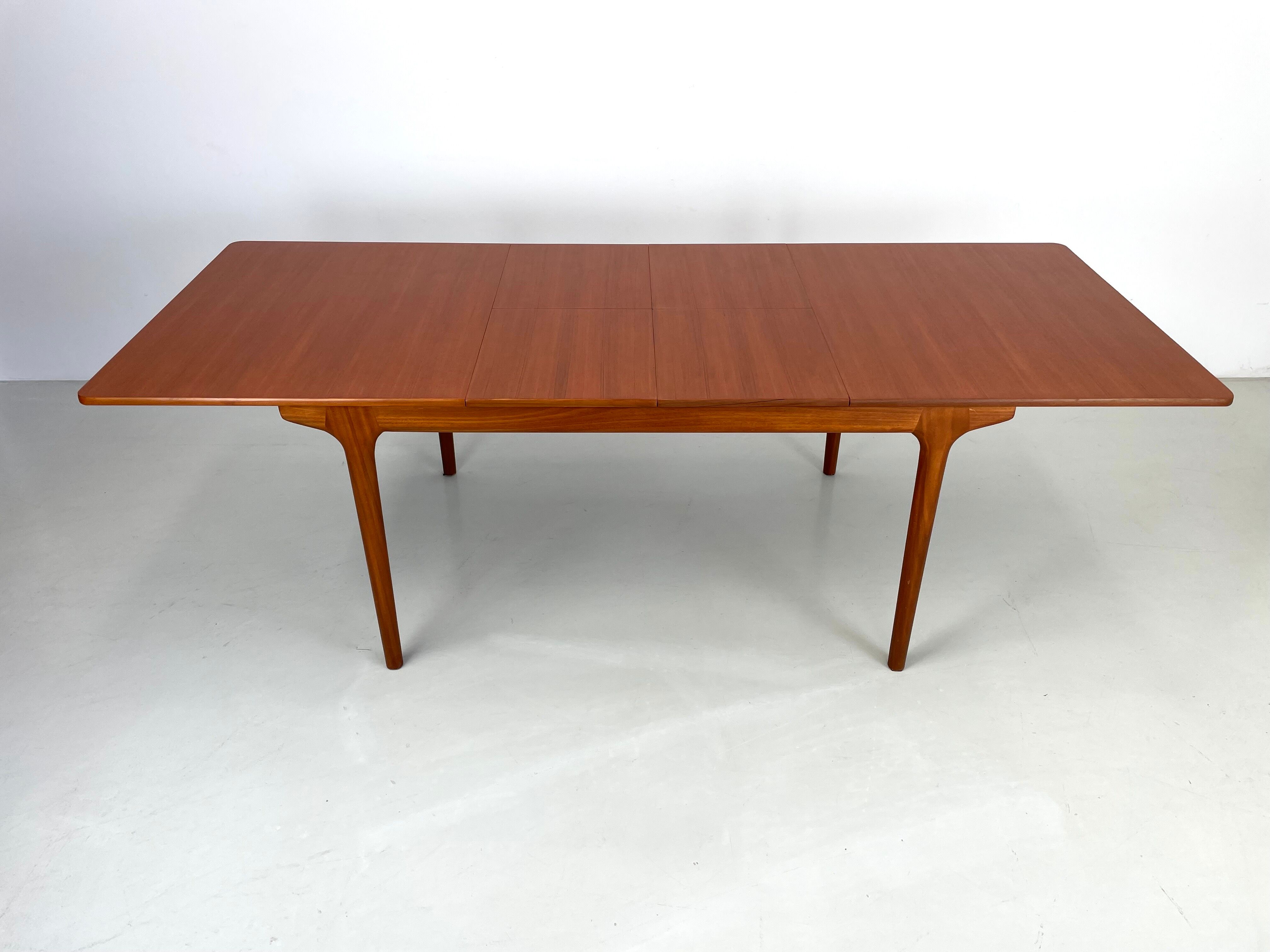 Vintage McIntosh table