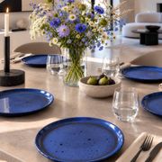6 assiettes plates en grès artisanal bleu nuit moucheté
