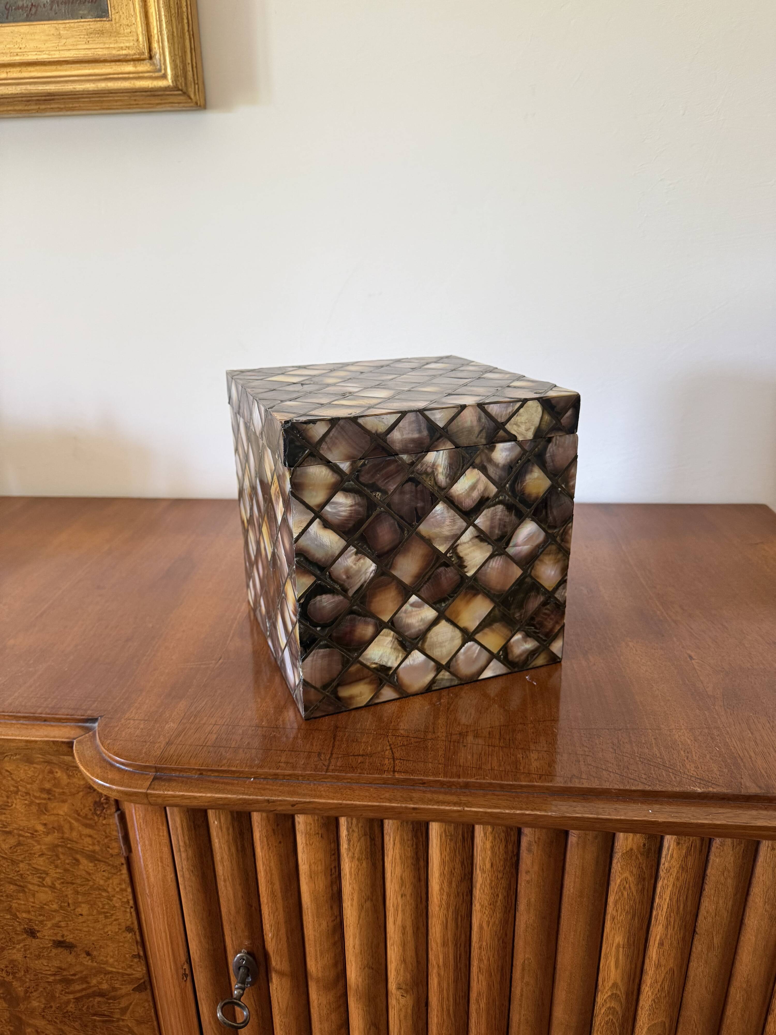 Mid-century mother-of-pearl flakes ice bucket, Italy 1950s