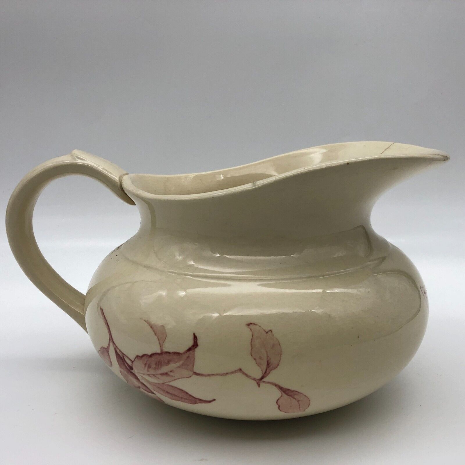 Toilet broc shaped "chubby" earthenware of Gien model ETE, gold medal