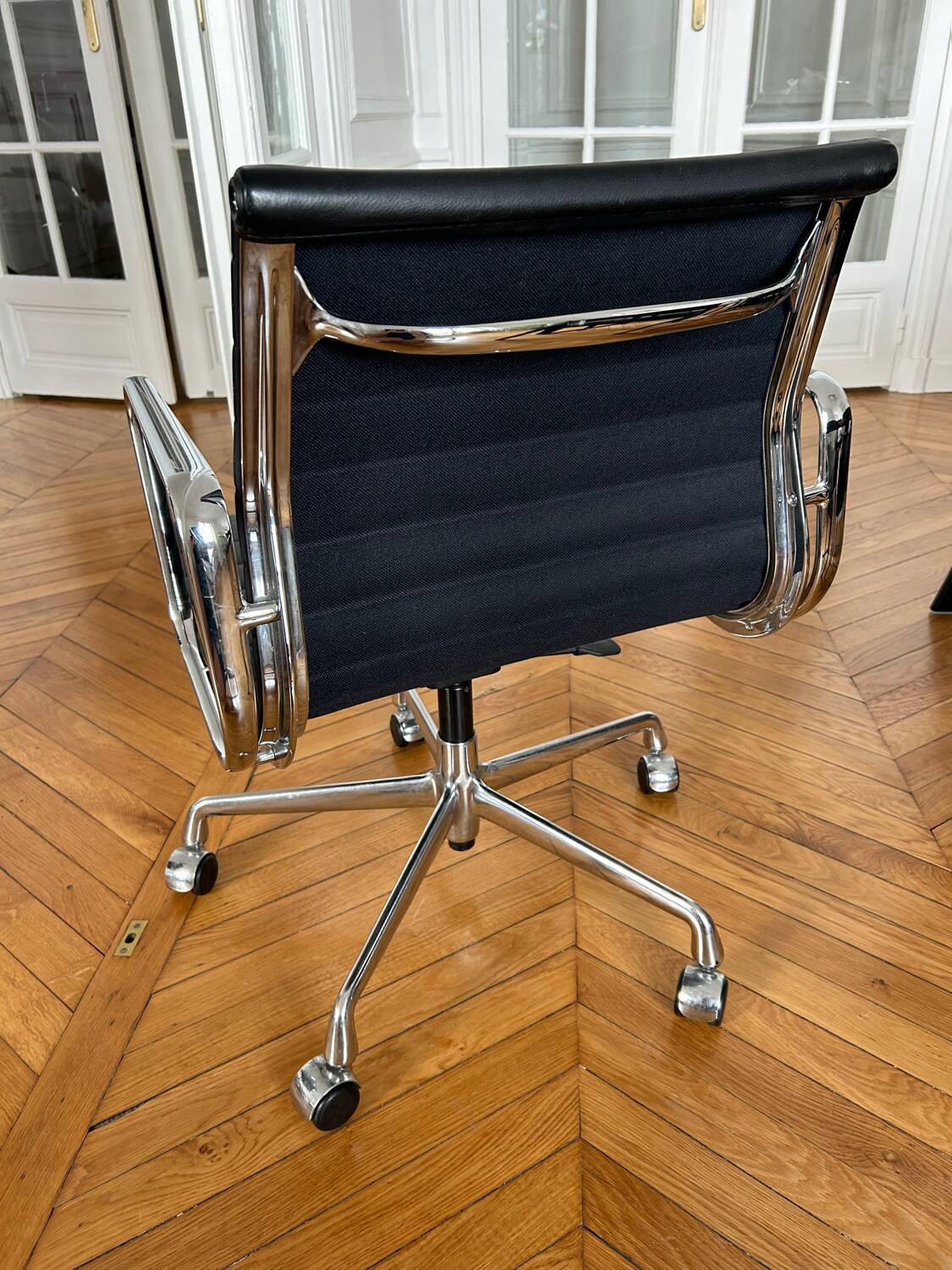 Eames Office Chair EA118 Leather