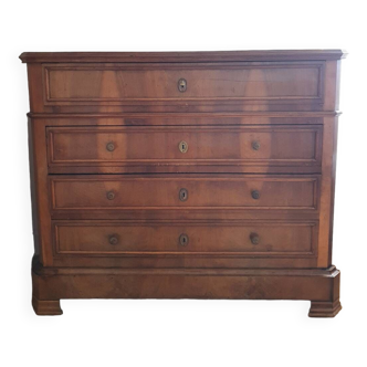 Old chest of drawers