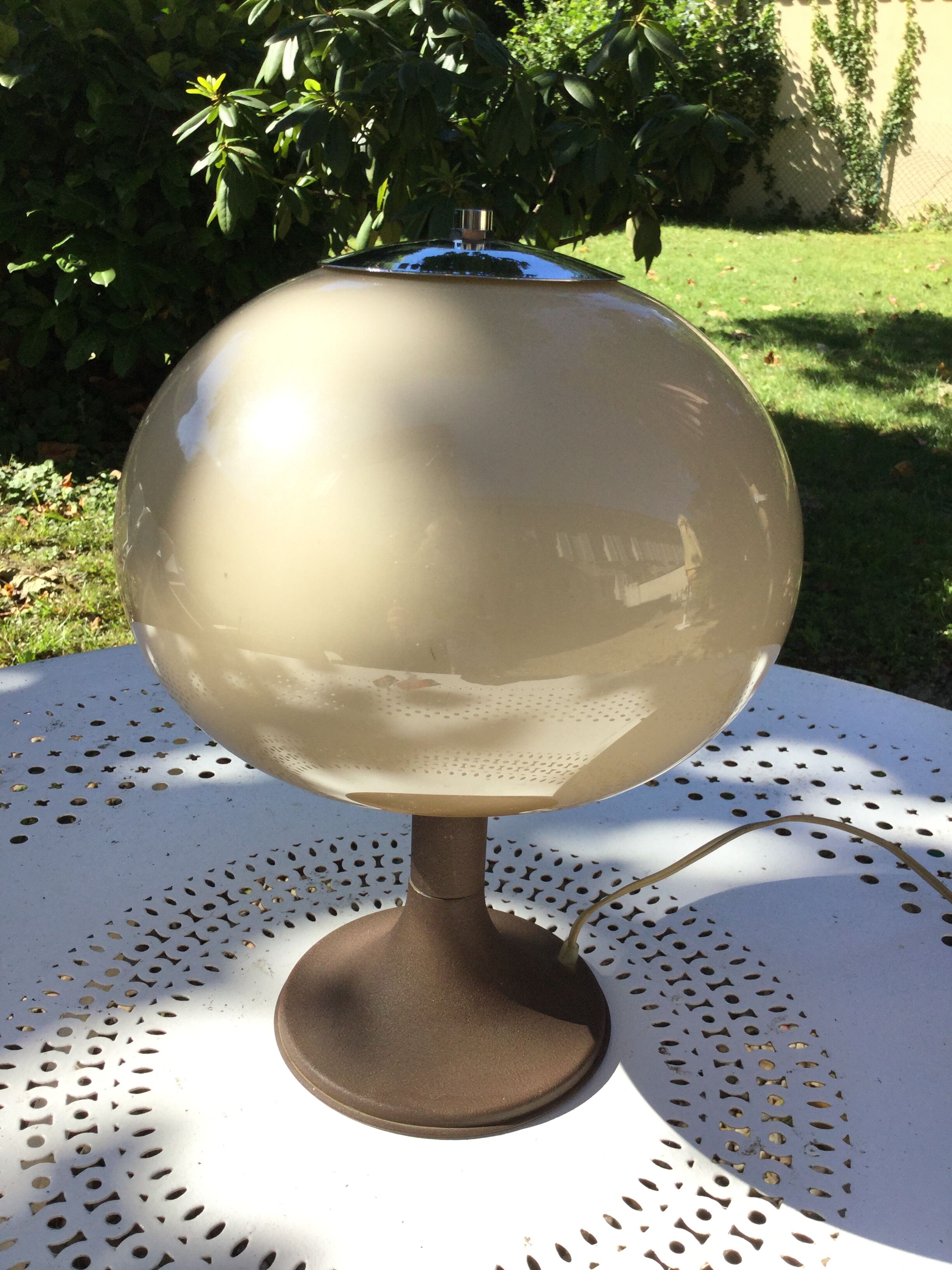 Mushroom table lamp