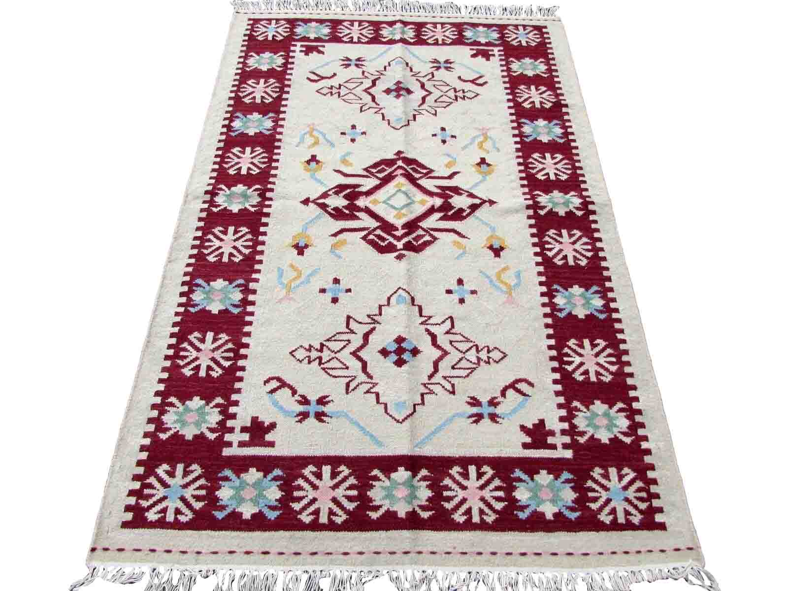 Handmade indian indian vintage rug 121cm x 189cm 1970s