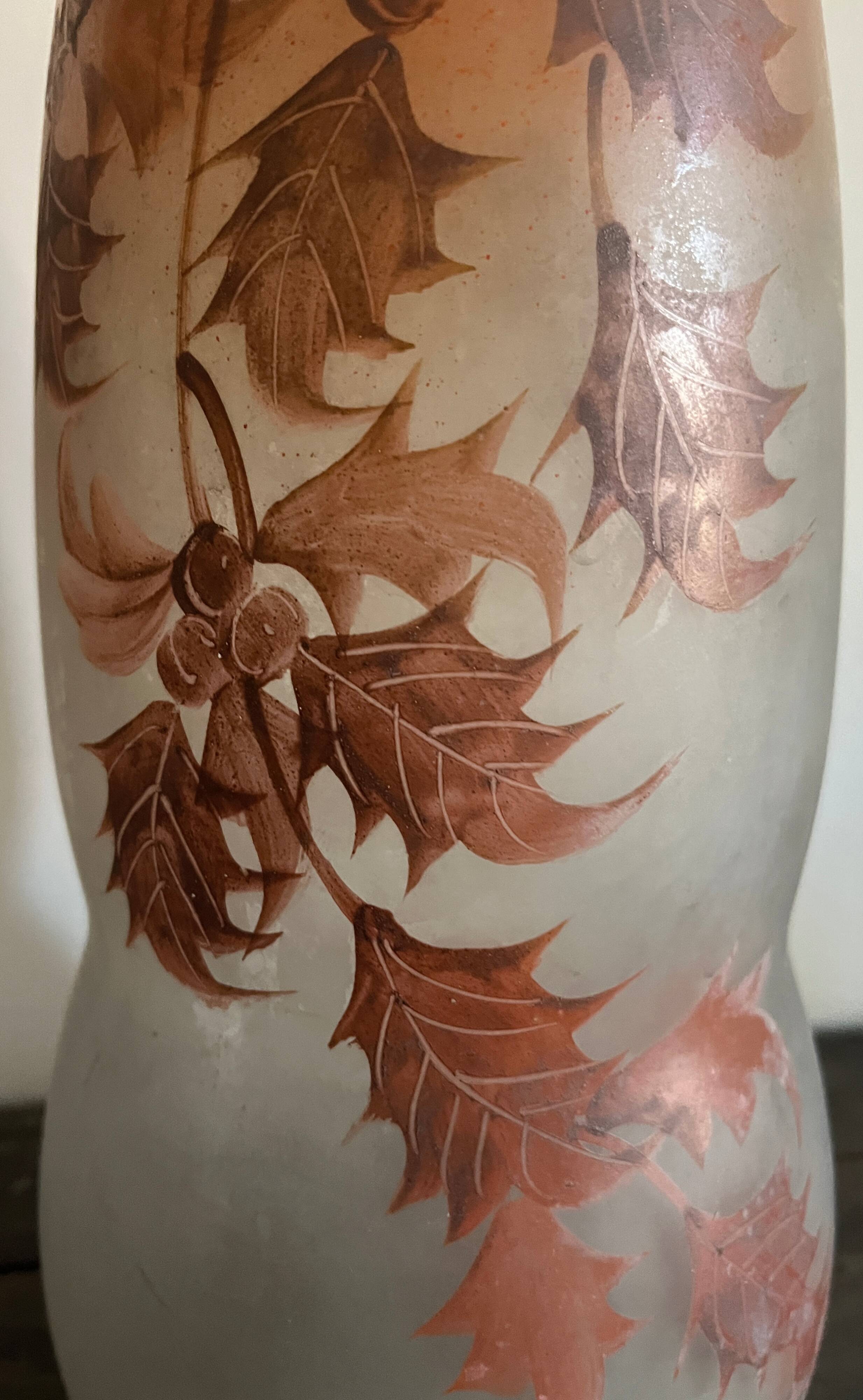 Pair of antique vases decorated with holly (early 20th century)