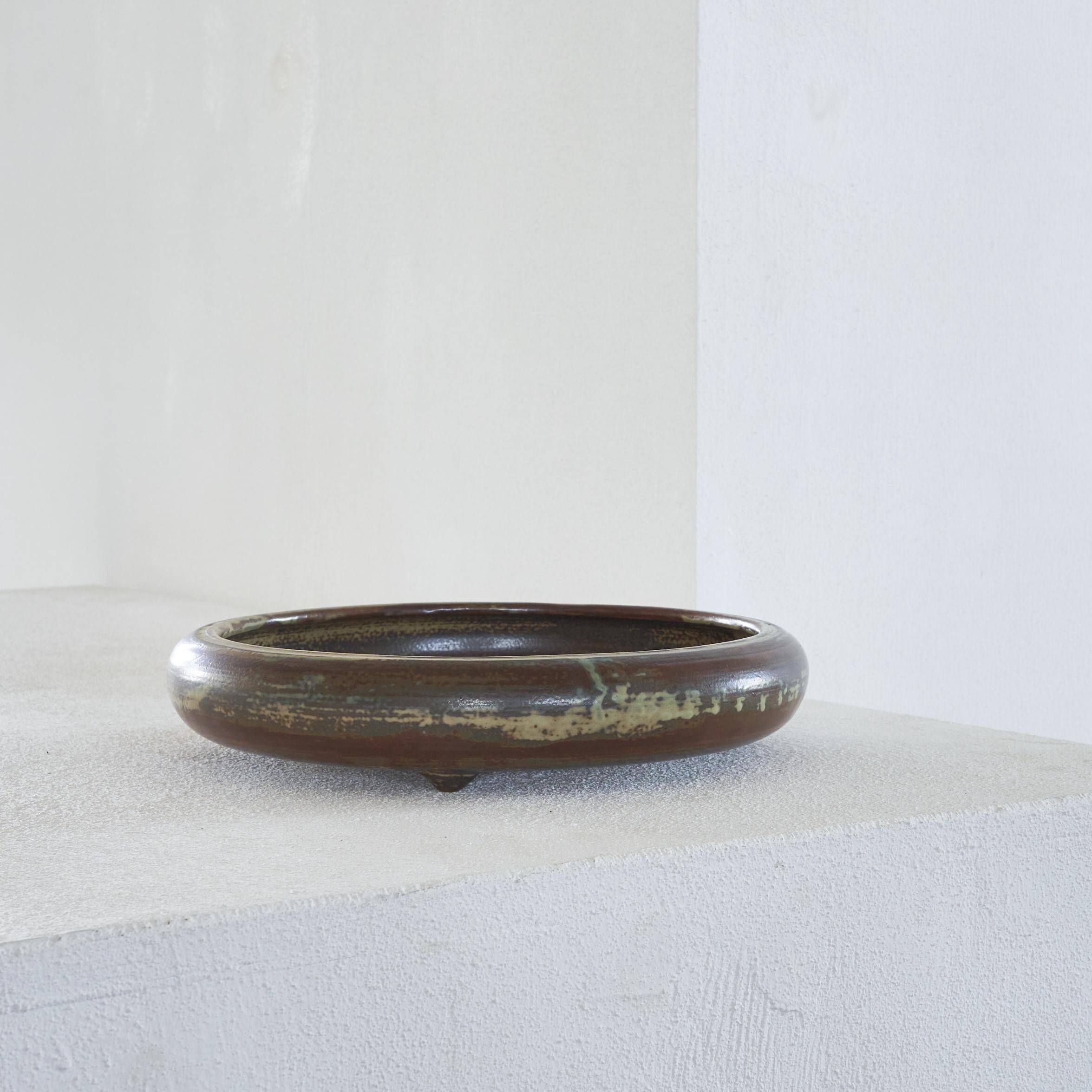 Danish pottery bowl by Carl Hallier mid-century for Royal Copenhagen, 1950.