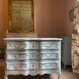 Commode ancienne de style Louis XV forme arbalète