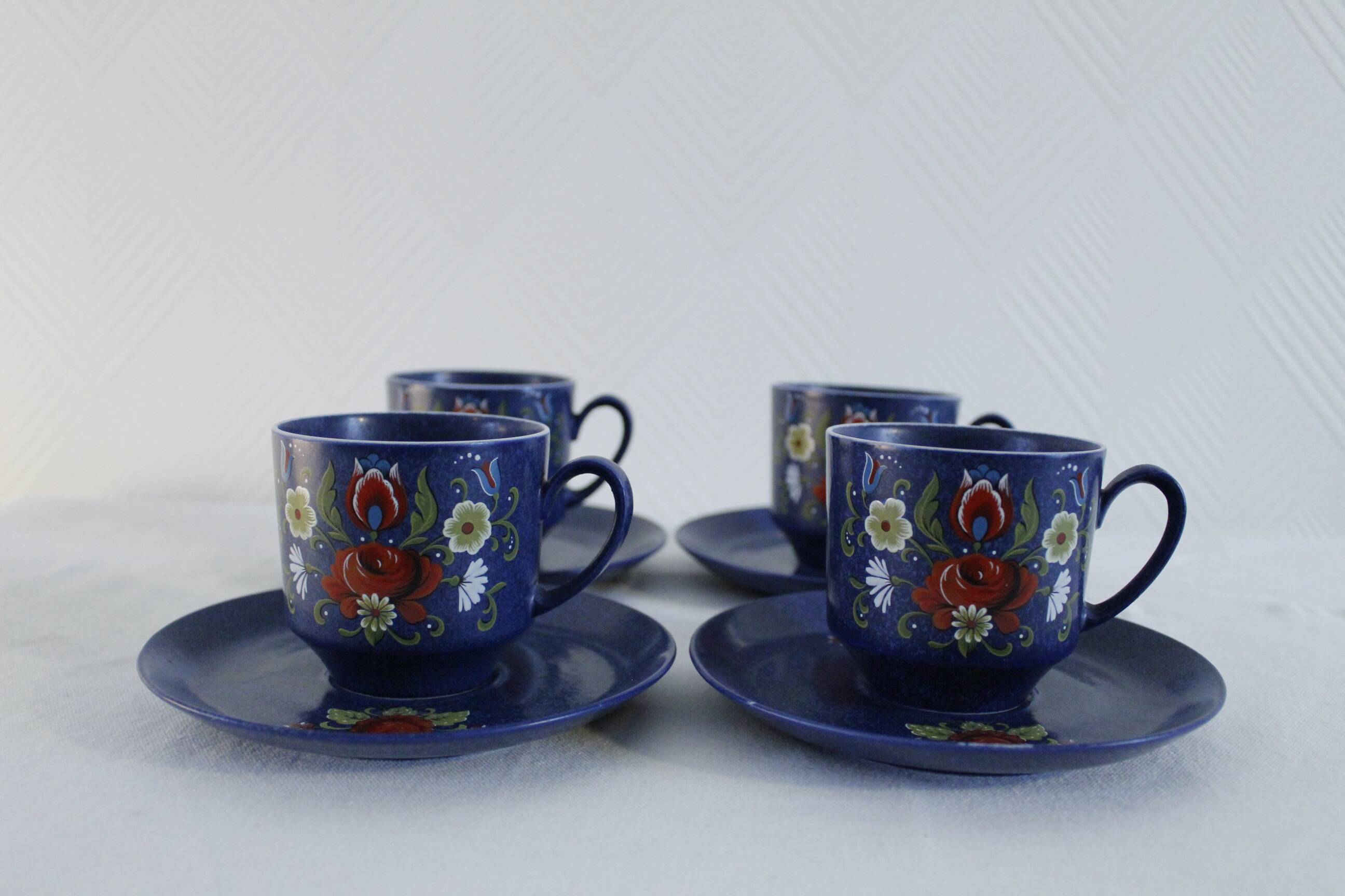 Vintage coffee set - blue and red flower patterns