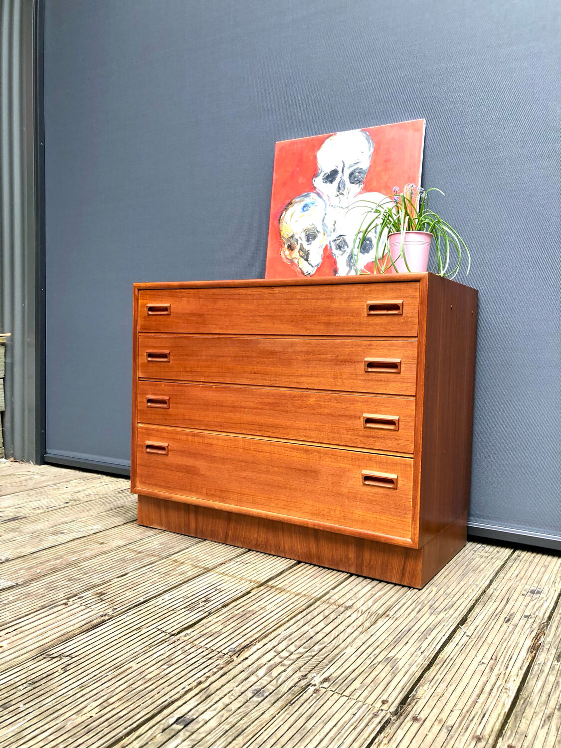 Kempkes chest of drawers