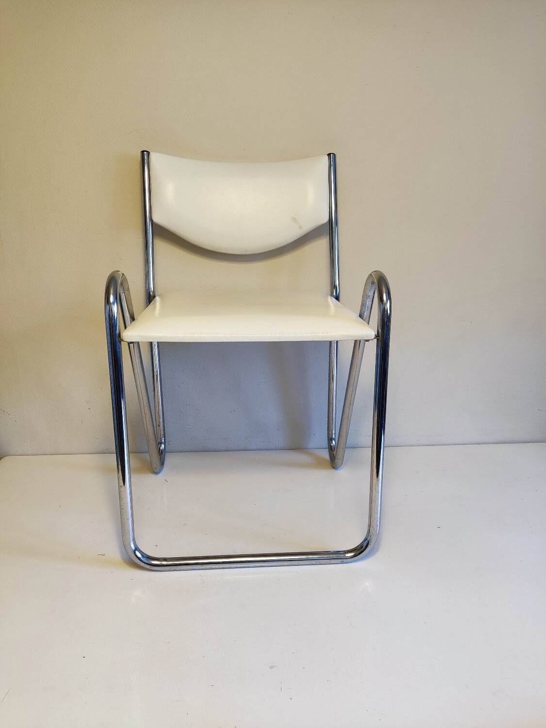 Vintage design chair