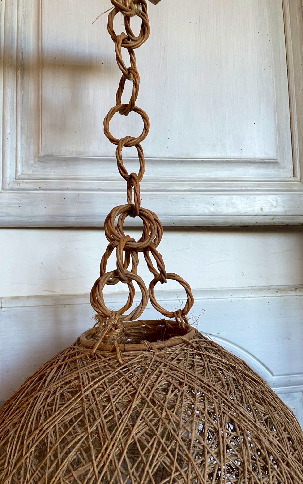 Suspension corde et rotin vintage